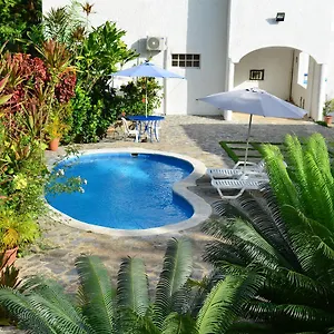 Trade Winds Vacation Apartment
